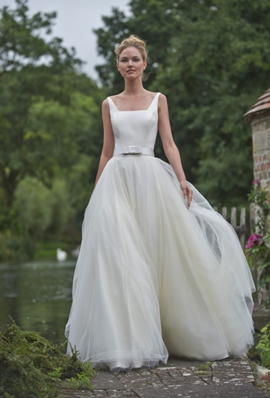 Perfect Wedding Dresses For Small-Chested Brides